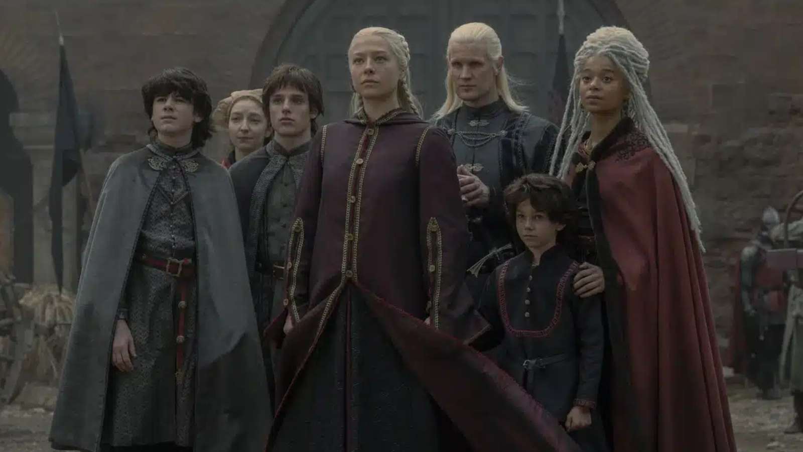 la famille de rhaenyra et daemon se réunit à port-réal dans la saison 1 de house of the dragon