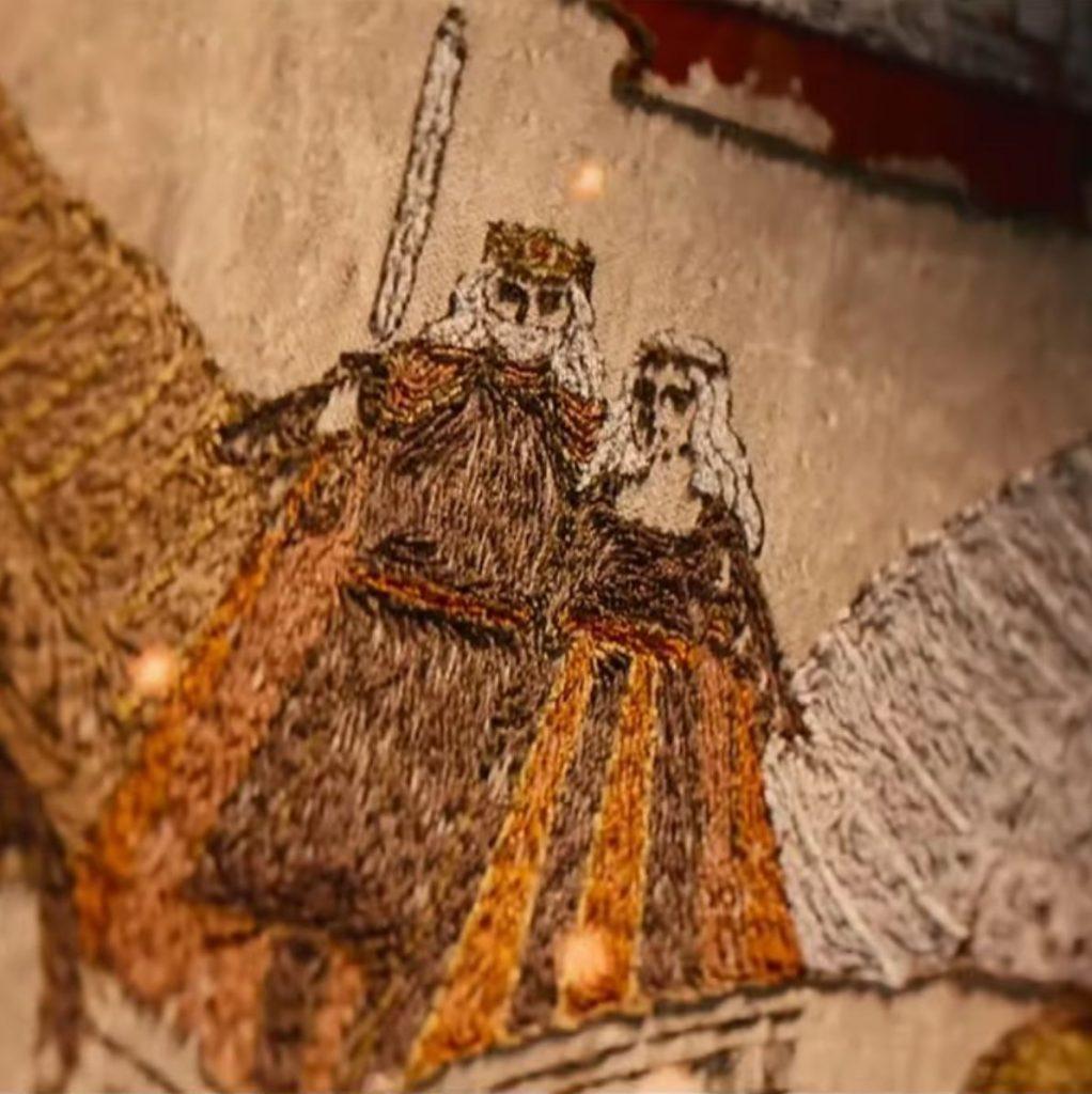 le roi jaehaerys règne auprès de sa femme et soeur alysanne dans la tapisserie du générique de house of the dragon