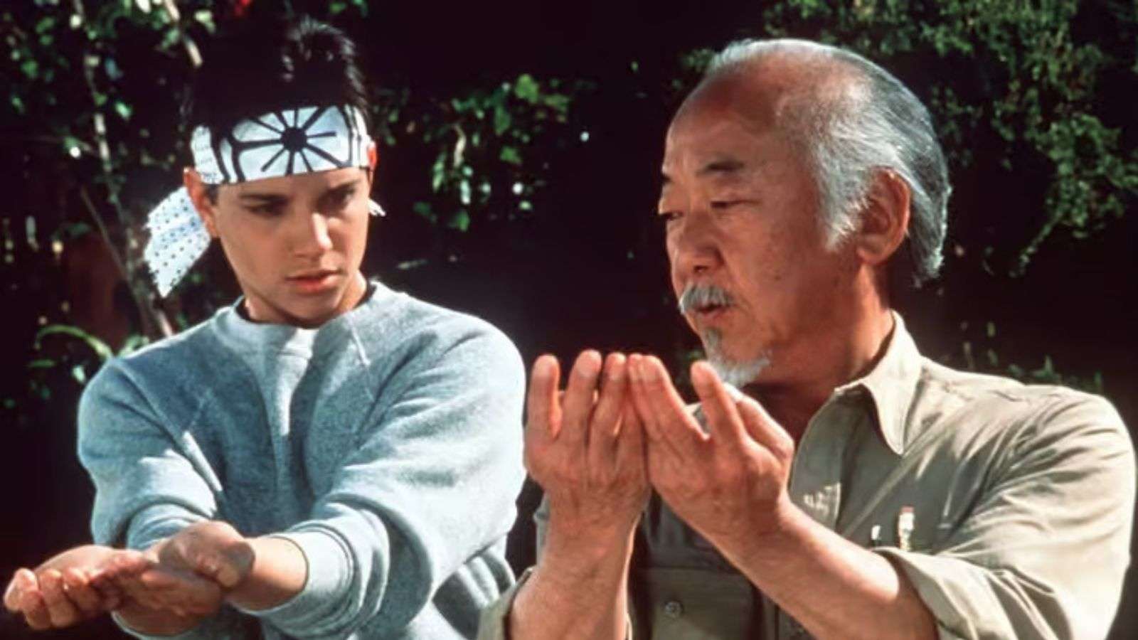 Miyagi et LaRusso dans Karaté Kid